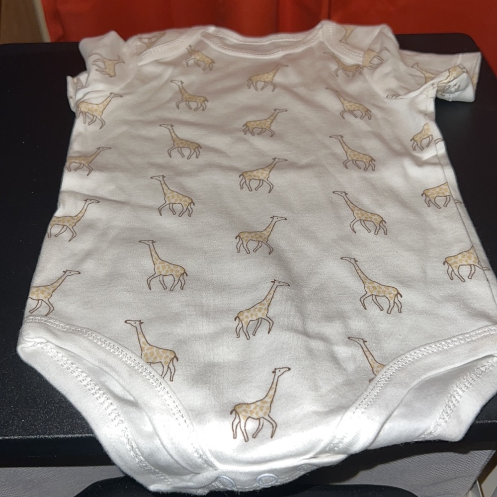 Little Treasure and others onesies bundle - Picture 3 of 5